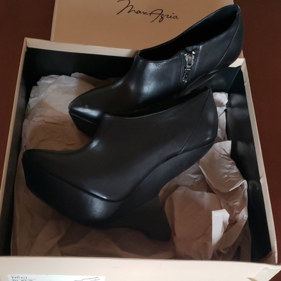 Maz Azaria black vintage inspired wedge bootie - Picture 5 of 6